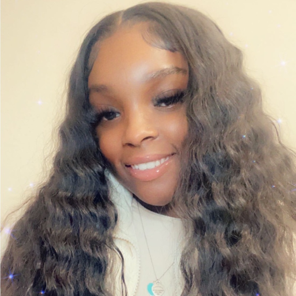 Meet your Posher, Daesha